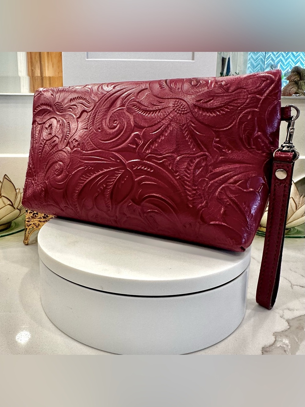 Patricia Nash Tooled Floral Motif Magenta Leather Wristlet/Clutch Purse - EUC - Picture 4 of 17
